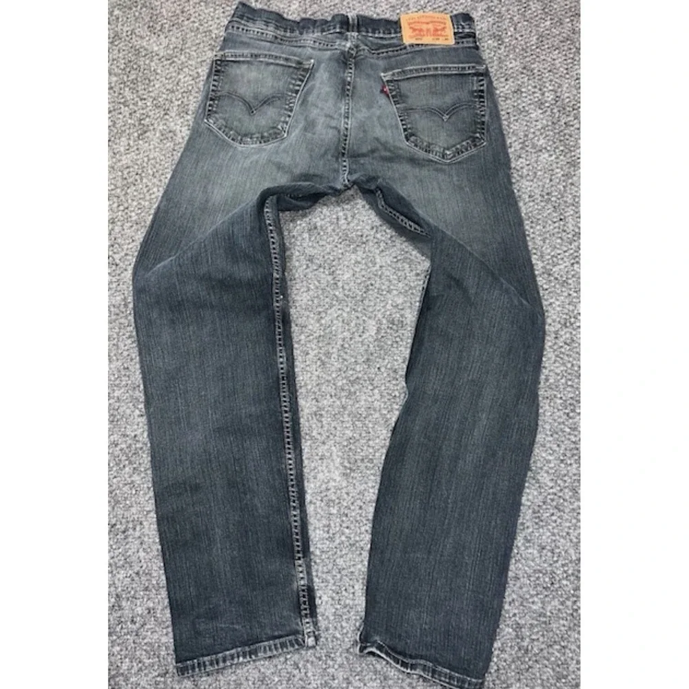 Levis measurements photos
